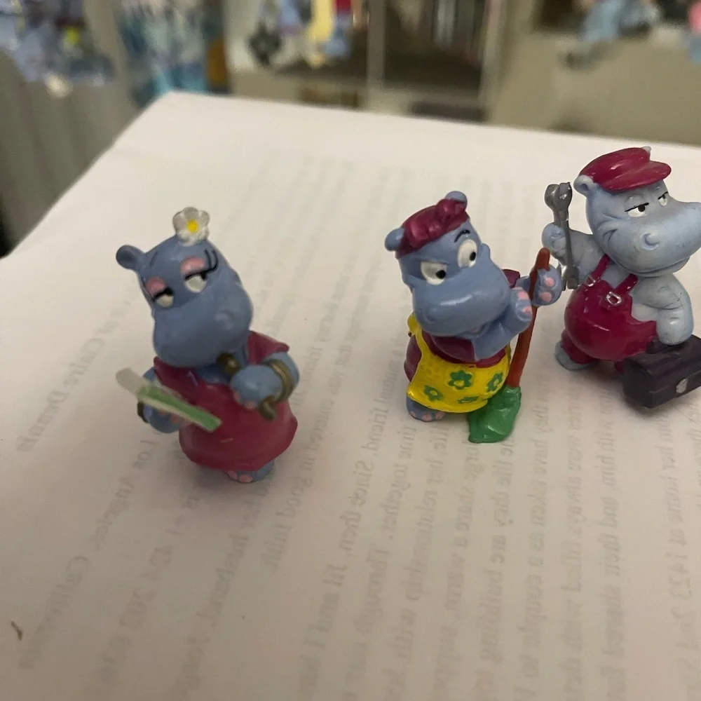 kinder charming hippo